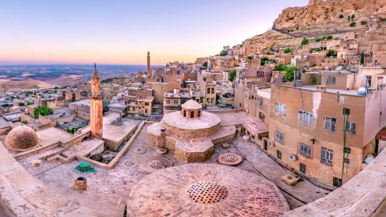 BUTİK UÇAKLI MİDYAT-CİZRE-ŞIRNAK-YÜKSEKOVA-HAKKARİ TURU (4 GECE 5 GÜN)