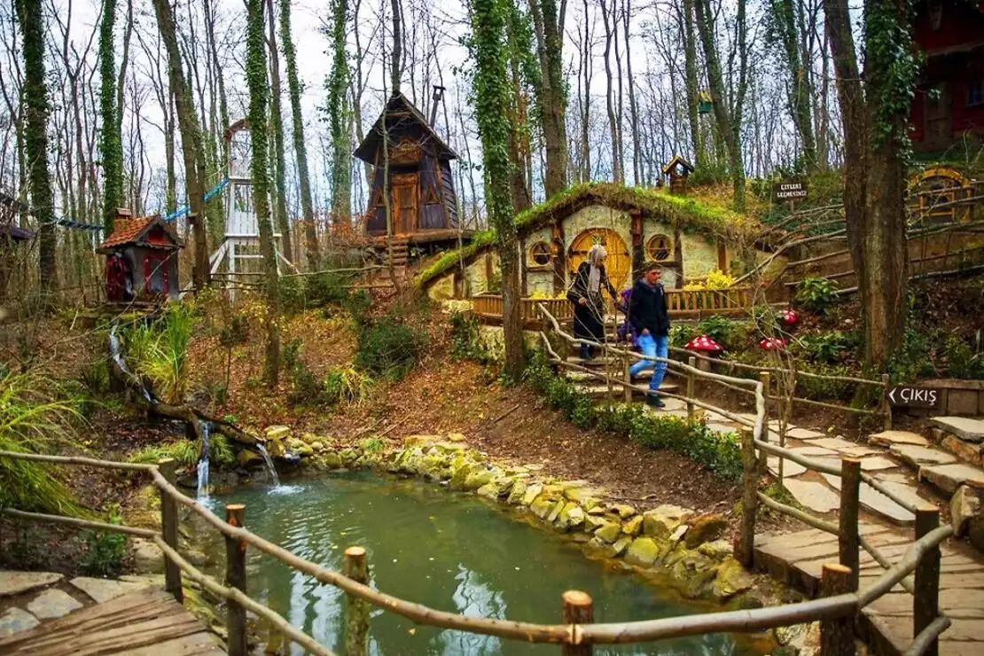 KURBAN BAYRAMINA ÖZEL ORMANYA - MAŞUKİYE - CAM TERAS- HOBBİT EVLERİ